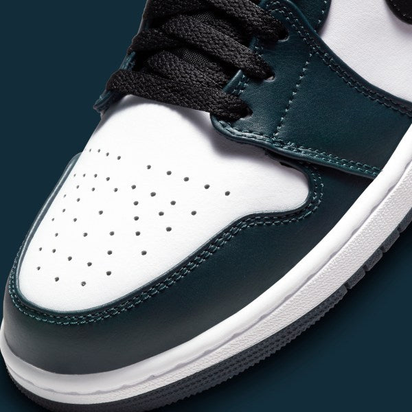 Air Jordan 1 Low
"Dark Teal"