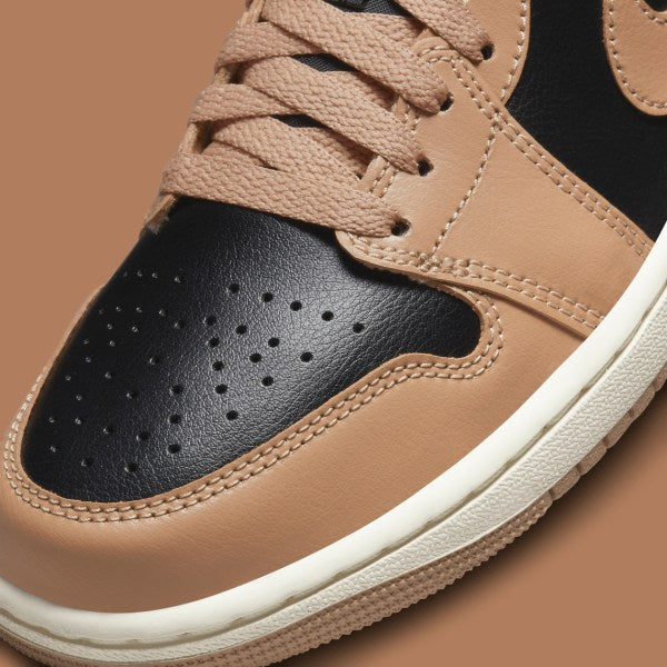 Air Jordan 1 Low
"Desert" (Women's)