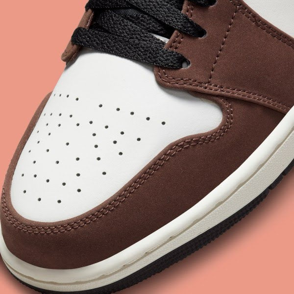 Air Jordan 1 Low
"Mocha"