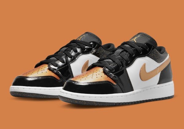 Air Jordan 1 Low SE
"Gold Toe" (GS)