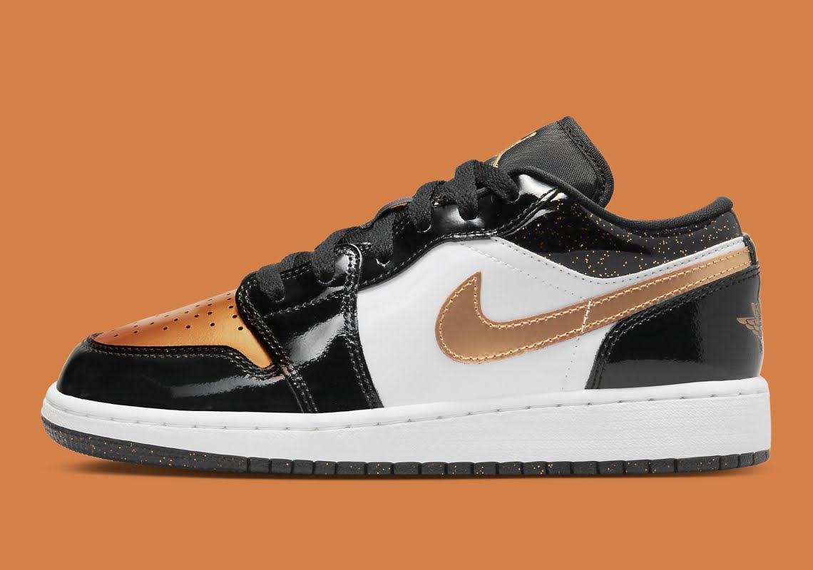 Air Jordan 1 Low SE
"Gold Toe" (GS)