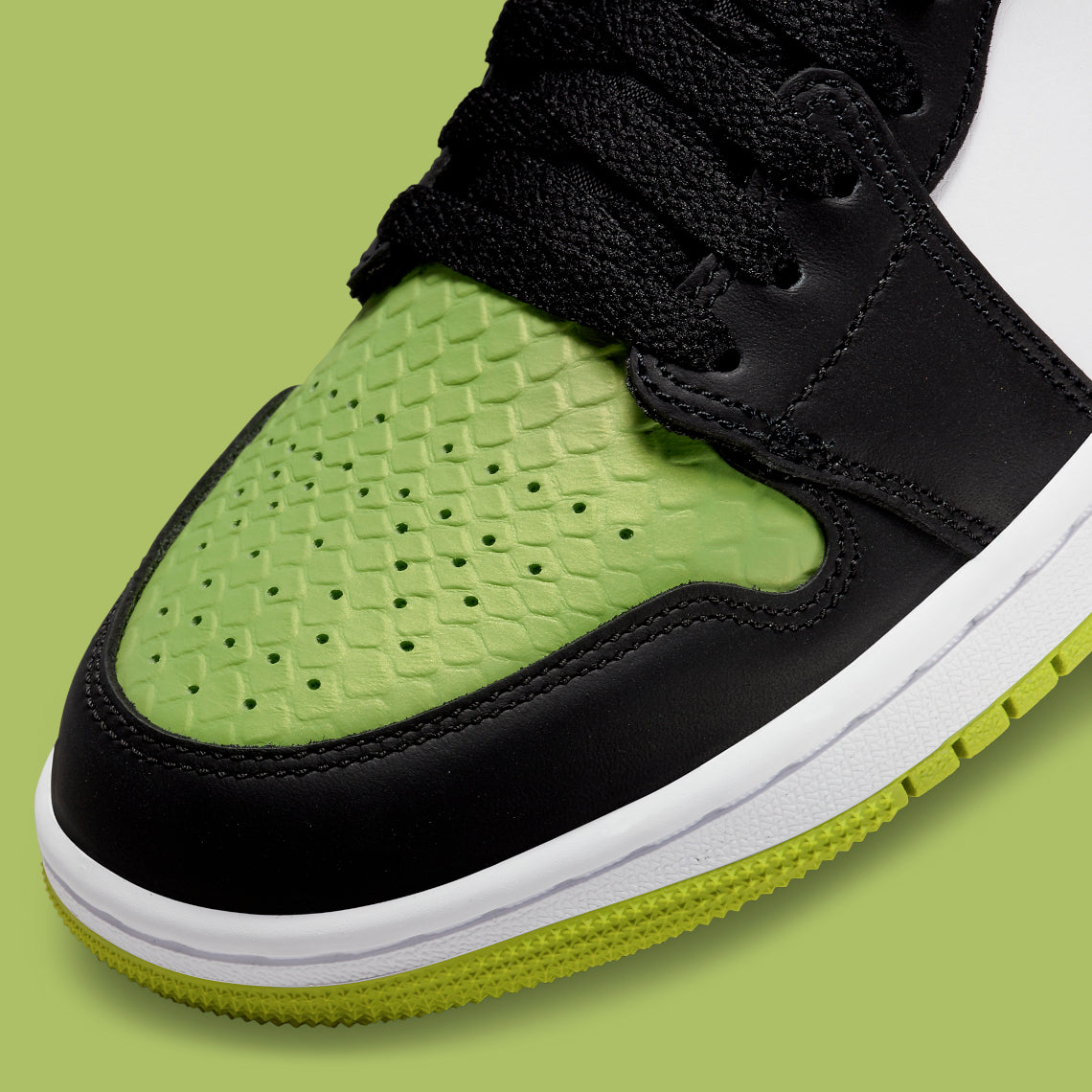 Air Jordan 1 Low
"Snakeskin Vivid Green" (Women's)