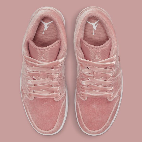 Air Jordan 1 Low SE
"Pink Velvet" (Women's)