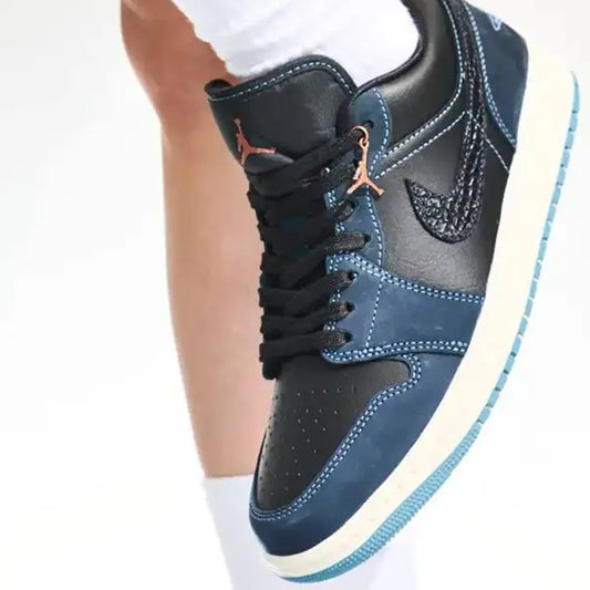 Air Jordan 1 Low SE
"Black Dark Obsidian Snakeskin"