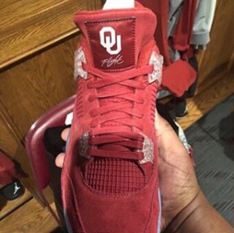 Air Jordan 4 Retro
"Oklahoma Sooners PE"