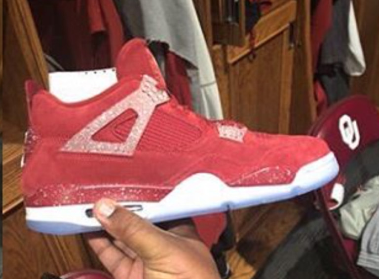 Air Jordan 4 Retro
"Oklahoma Sooners PE"