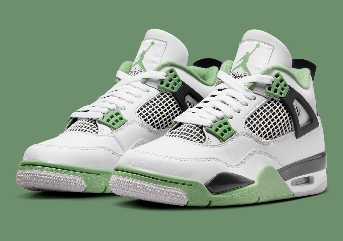 Air Jordan 4 Retro
"Seafoam" (Women's)