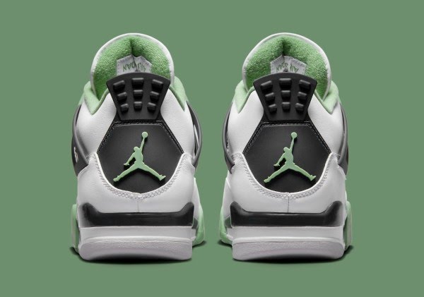 Air Jordan 4 Retro
"Seafoam" (Women's)