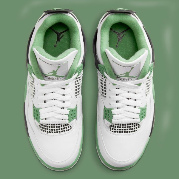 Air Jordan 4 Retro
"Seafoam" (Women's)