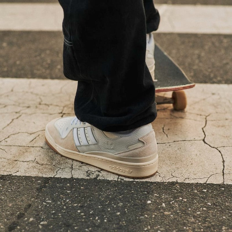Adidas Forum 84 Low ADV
"Chalk White Gum"