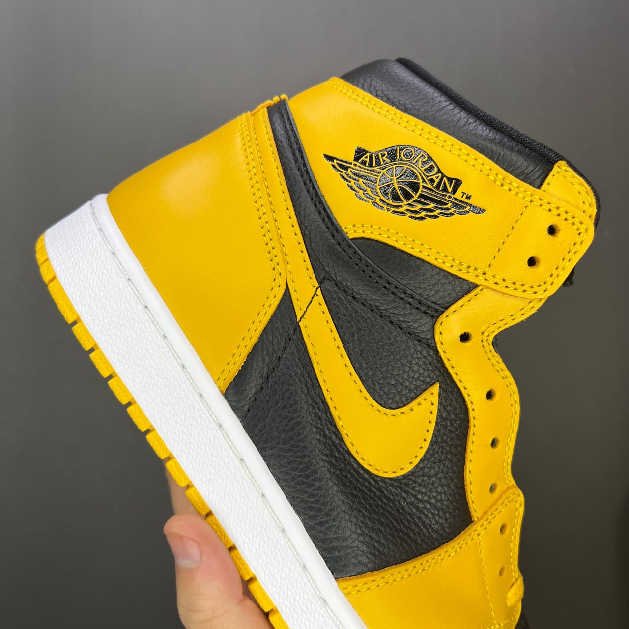 Air Jordan 1 High "Pollen"