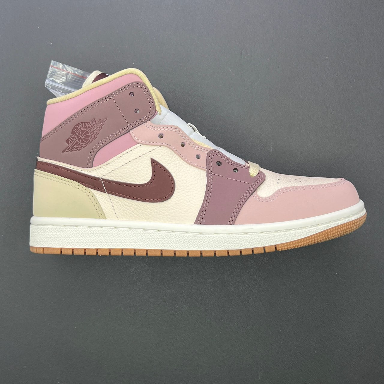 Air Jordan 1 Mid SE
"Dark Pony Smoky Mauve"