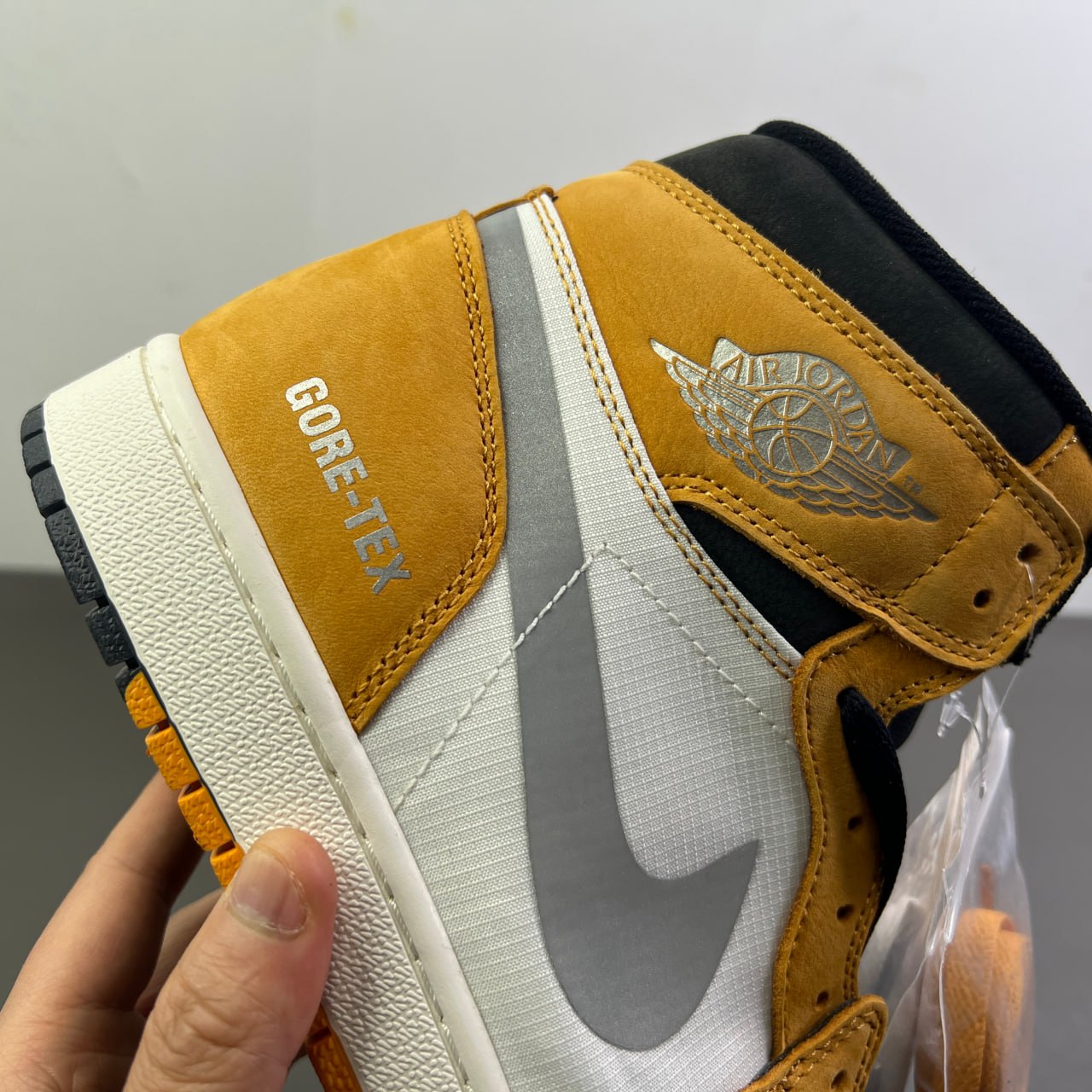 Air Jordan 1 Element GORE-TEX "Caril light"