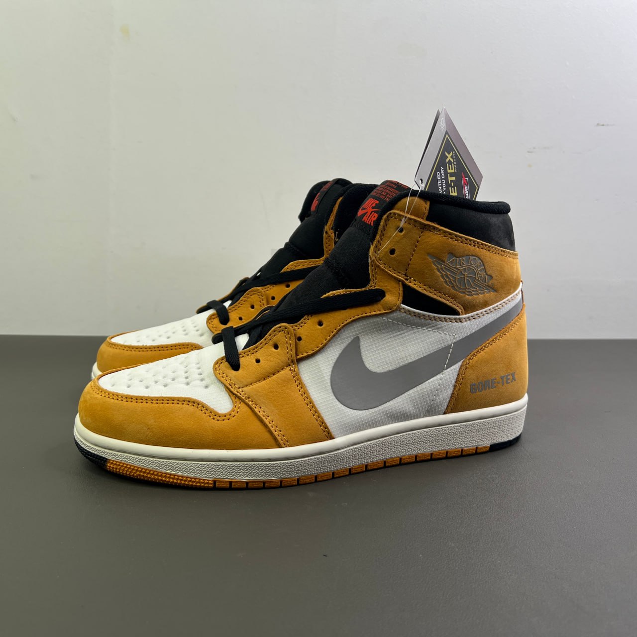 Air Jordan 1 Element GORE-TEX "Caril light"