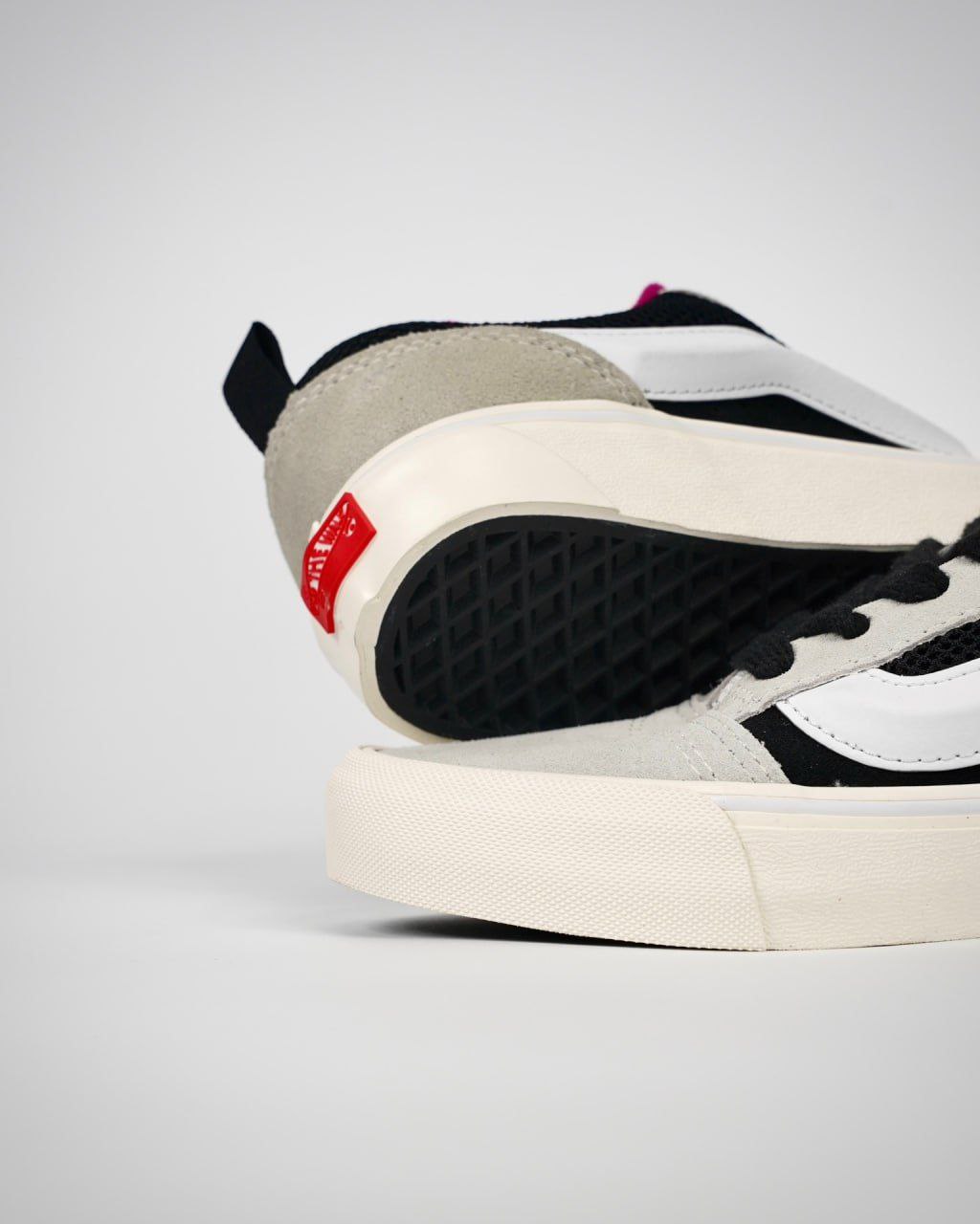 Vans Knu Skool VLT LX Devils Details White