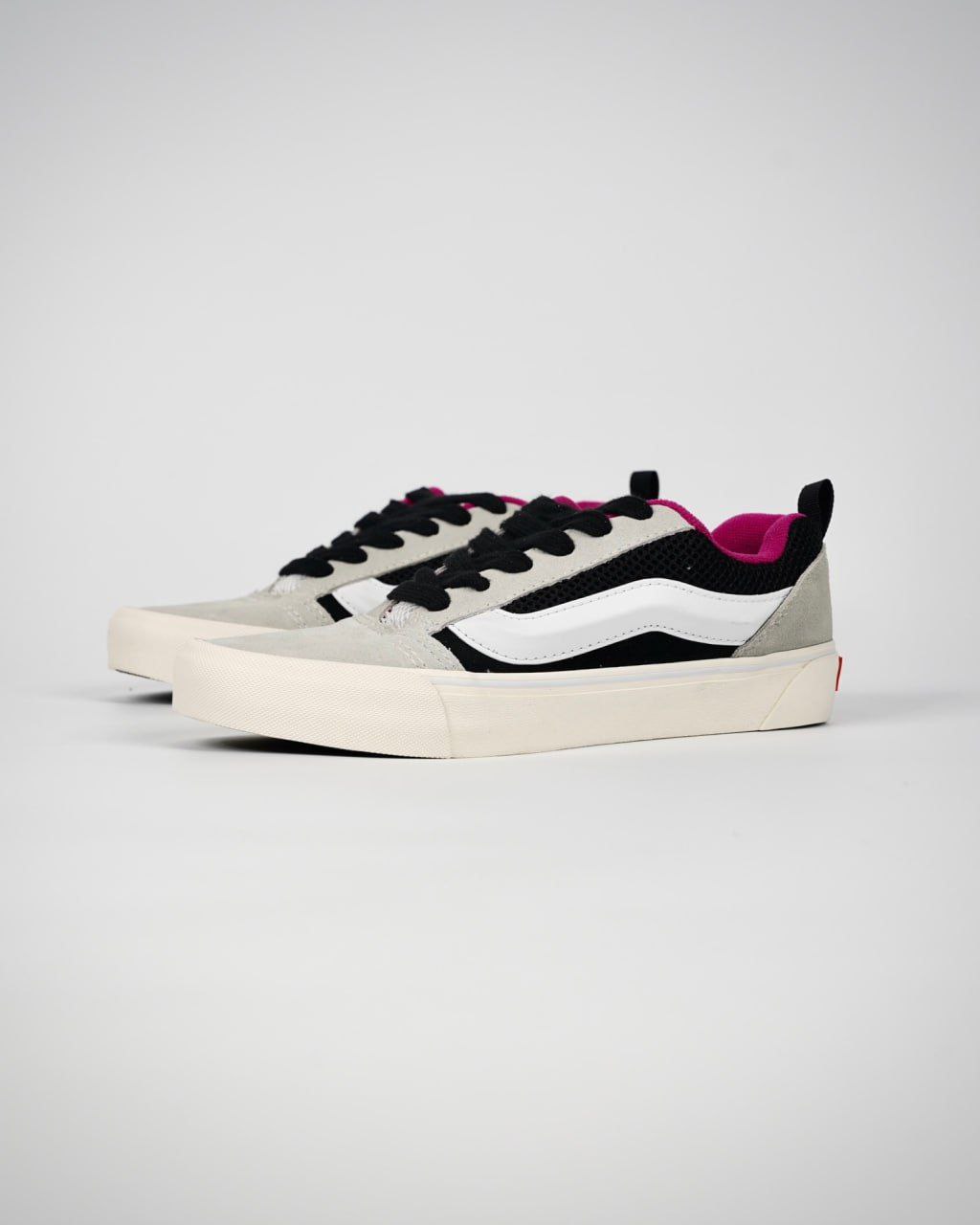 Vans Knu Skool VLT LX Devils Details White