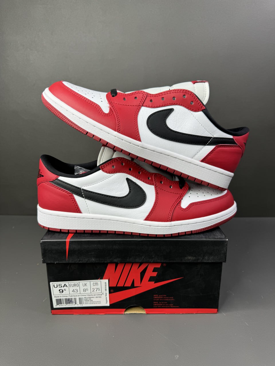 Air Jordan 1 Retro Low
"Chicago"