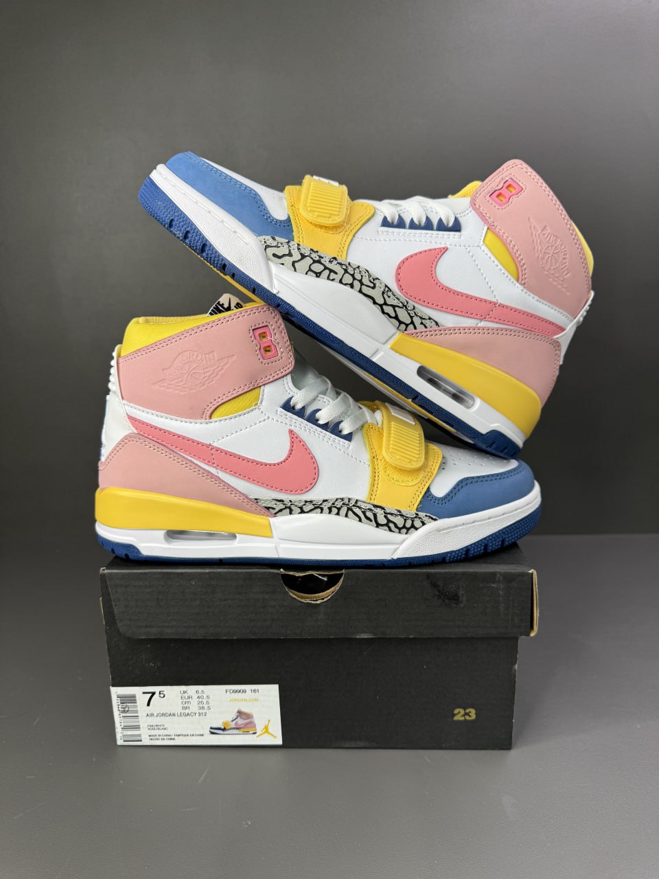 Air Jordan Legacy 312
"White Coral Pink French Blue" (GS)