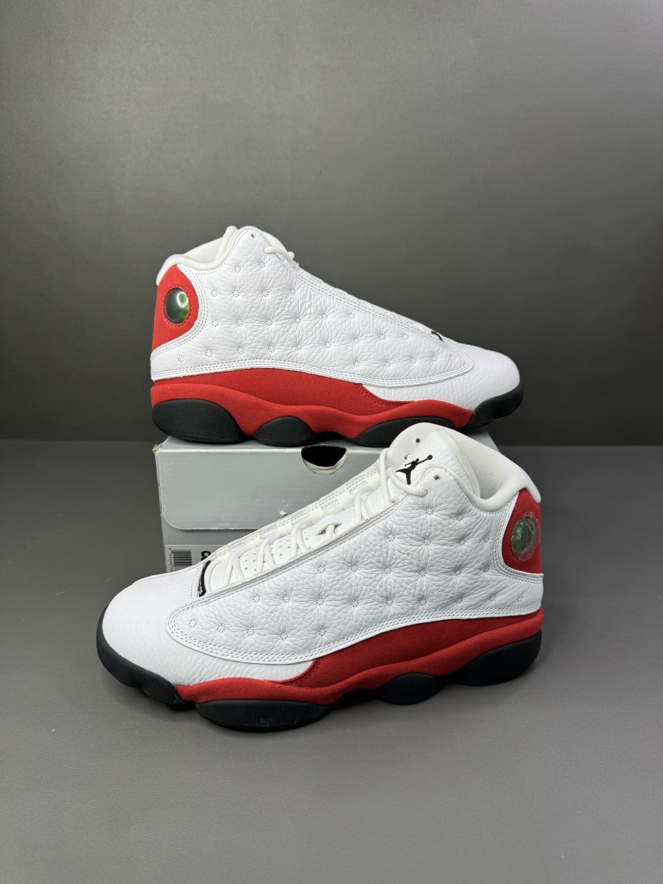 Air Jordan 13 Retro
OG "Chicago"