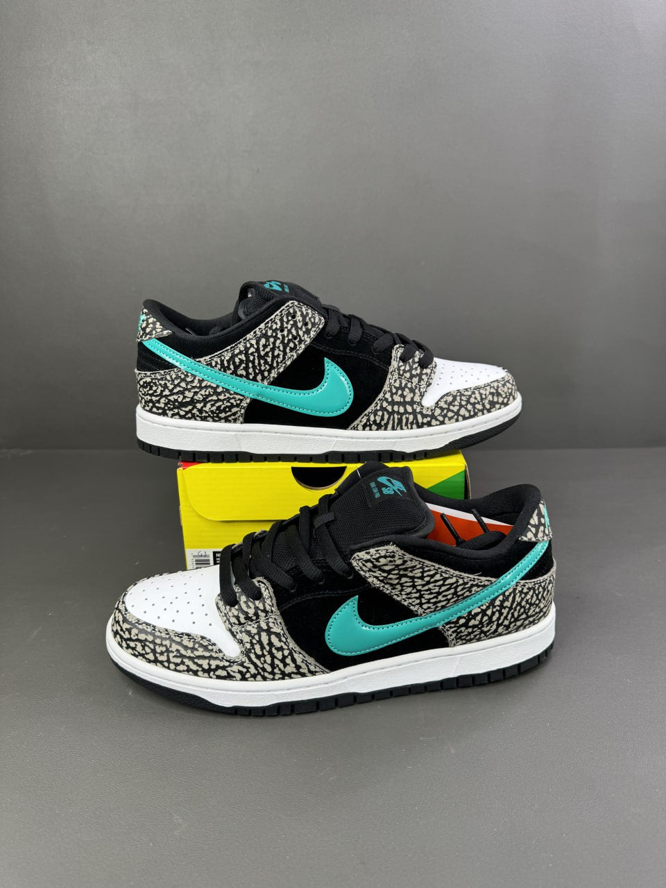 Nike SB Dunk Low
"Atmos Elephant"