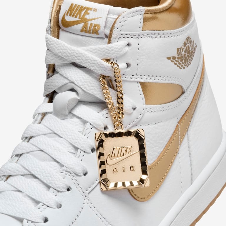 Air Jordan 1 Retro High OG
"Metallic Gold"