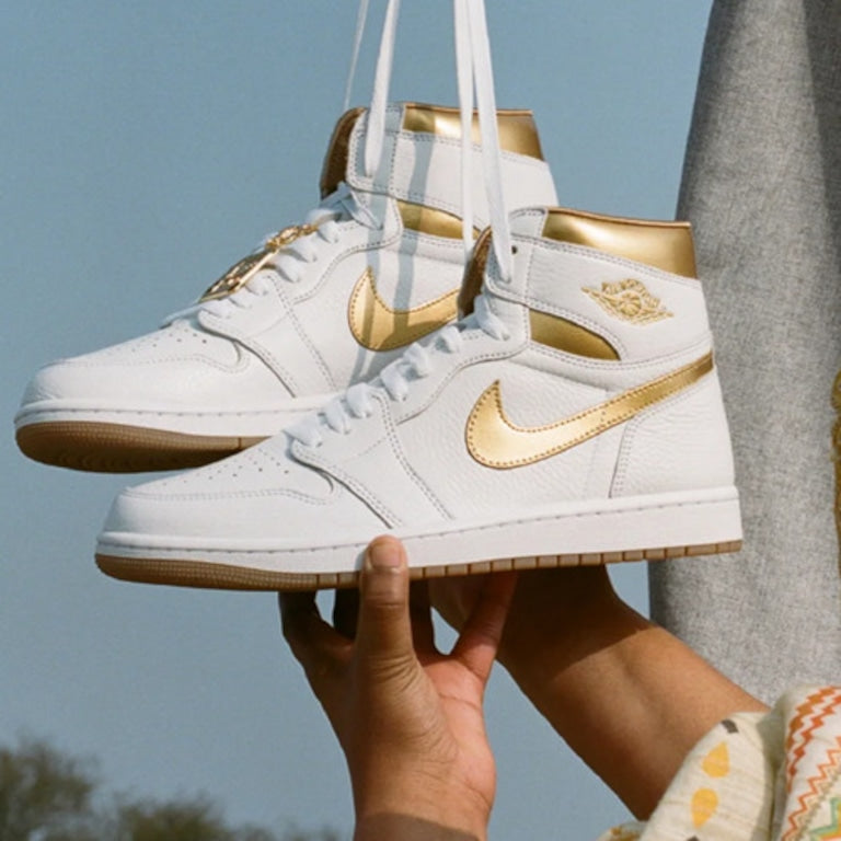 Air Jordan 1 Retro High OG
"Metallic Gold"