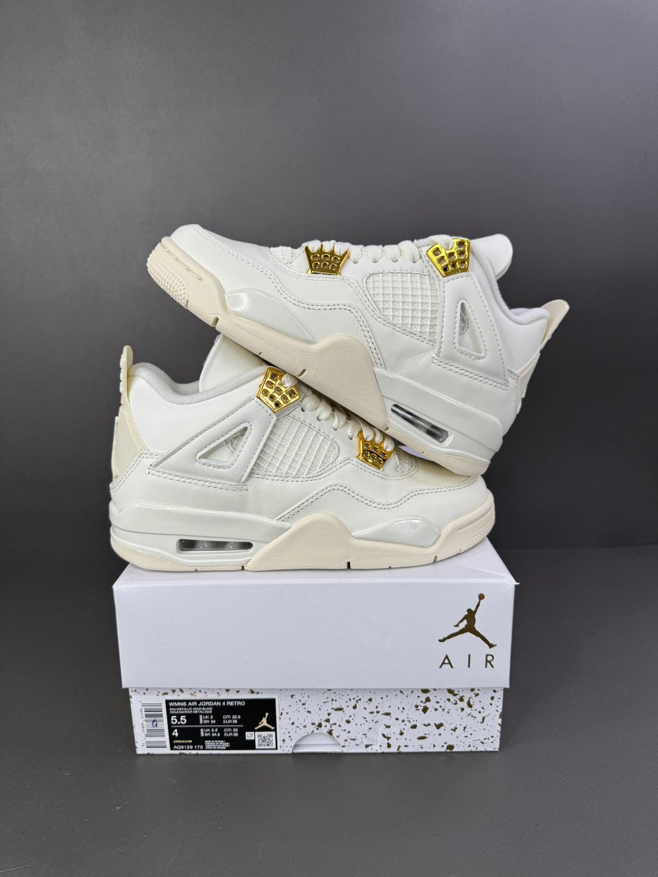 Air Jordan 4 "Metallic Gold"