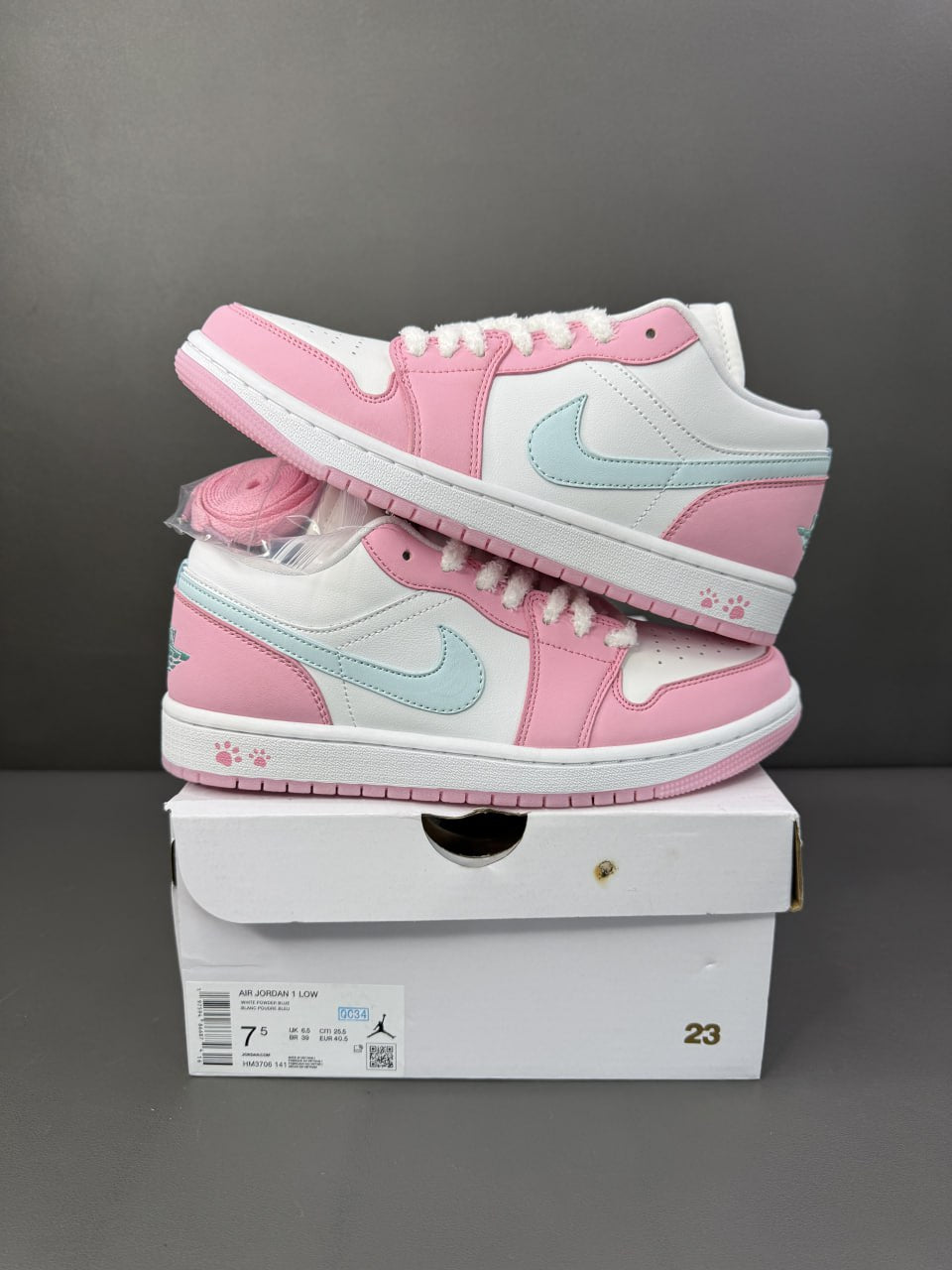 Air Jordan 1 Low SE
"Paw Print Pink Foam" (Women's)