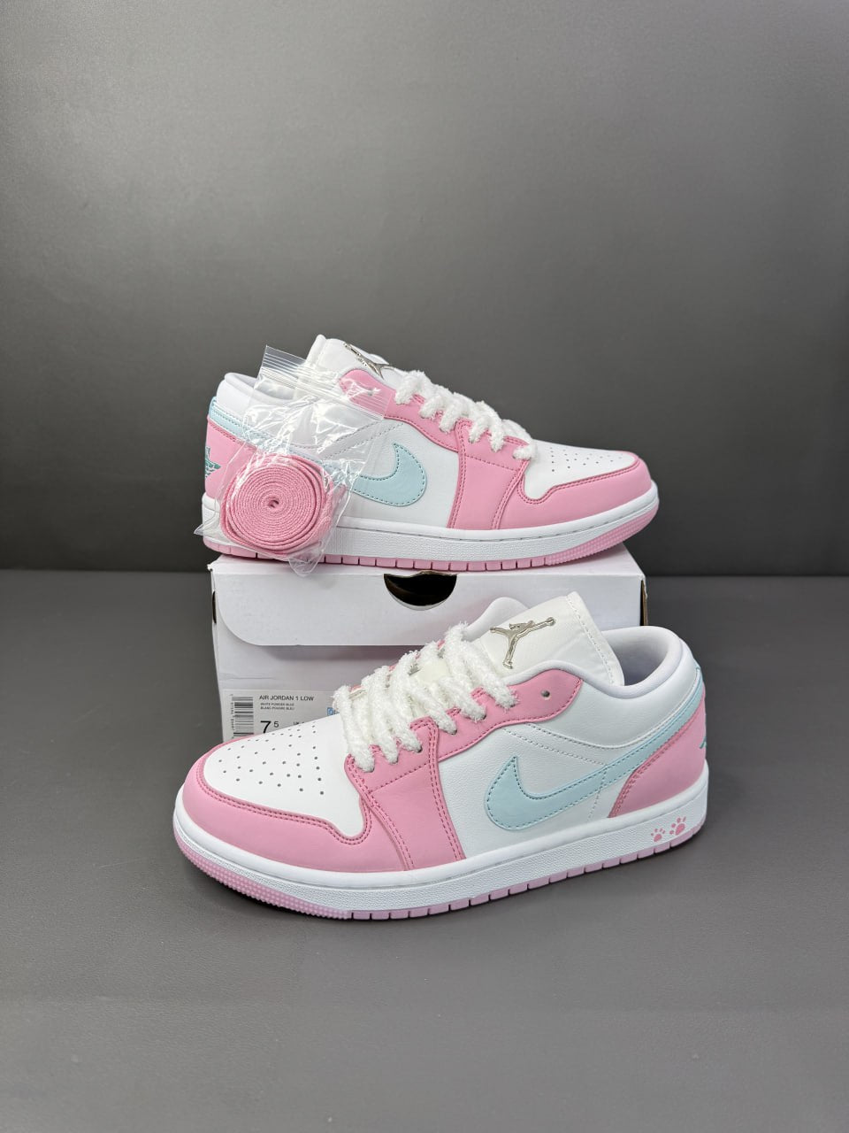 Air Jordan 1 Low SE
"Paw Print Pink Foam" (Women's)