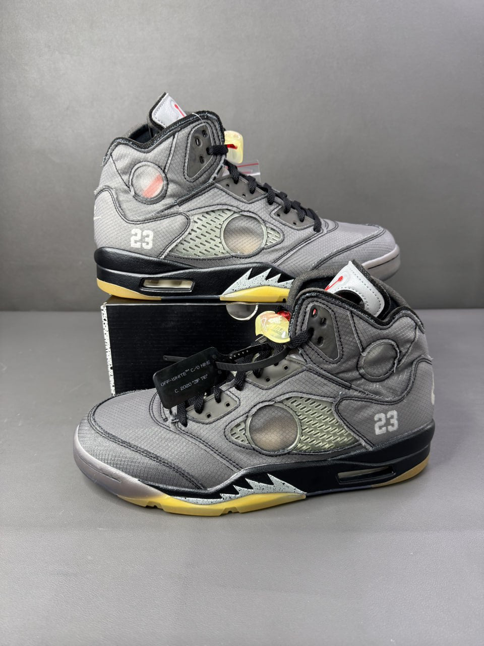 Air Jordan 5 Retro x 
Off-White "Muslin"