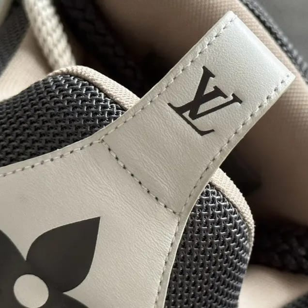 LOUIS VUITTON - LV Skate "Anthracite"