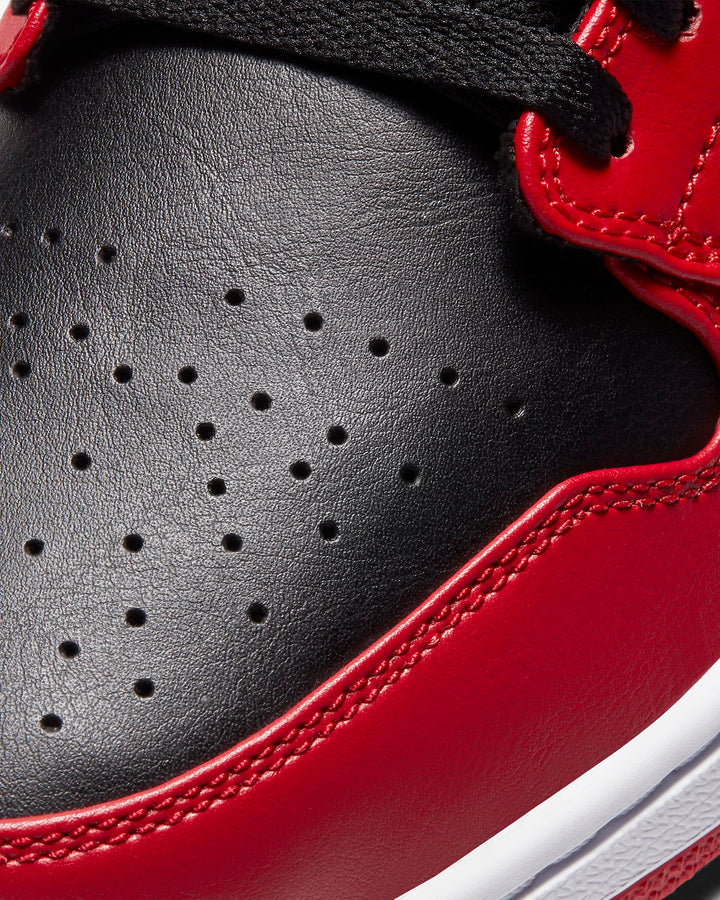 Air Jordan 1 Low
"Reverse Bred"