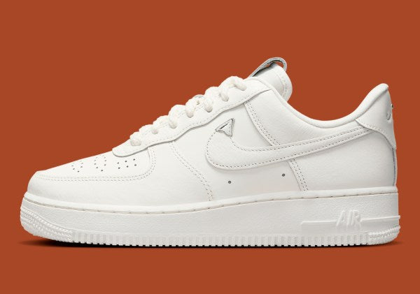 Air Force 1 Low '07 LV8
"Needlework" (Women's)