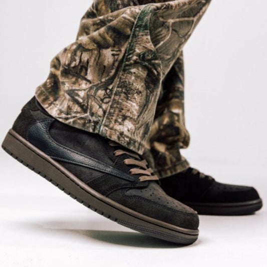 Air Jordan 1 Retro Low OG SP x 
Travis Scott "Velvet Brown"