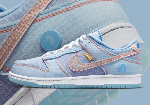 Nike Dunk Low x
Union Passport "Pack Argon"