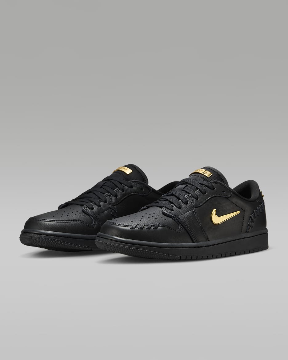 Air Jordan 1 Low
"Method of Make Black Metallic Gold" (Women's)