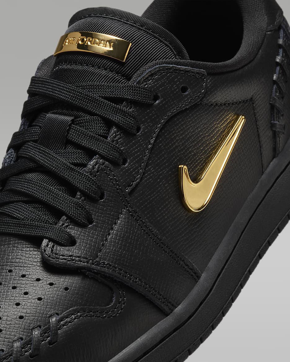 Air Jordan 1 Low
"Method of Make Black Metallic Gold" (Women's)