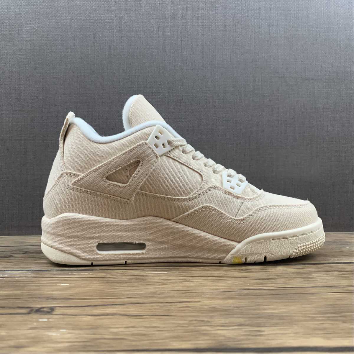 Air Jordan 4 Retro
"Blank Canvas"