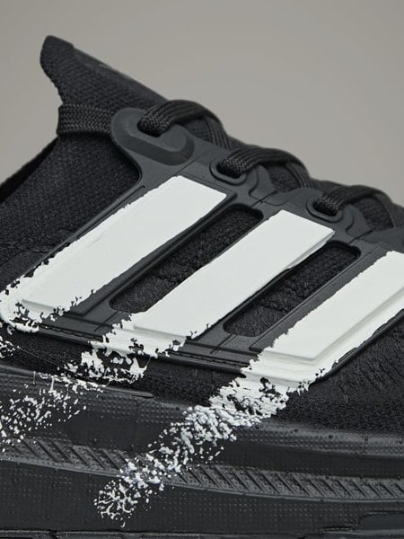 Adidas Y-3 Ultra Boost Light
"Black White"