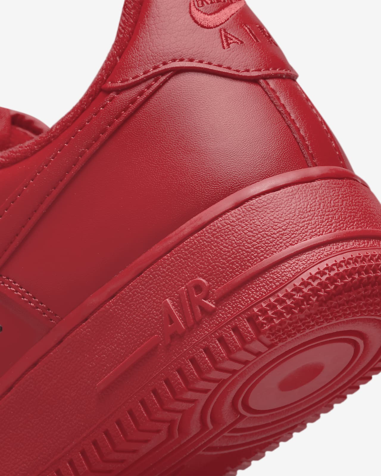 Air Force 1 Low '07 LV8
"Triple Red"