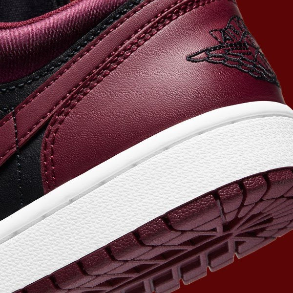 Air Jordan 1 Low
"Dark Beetroot Black" (Women's)