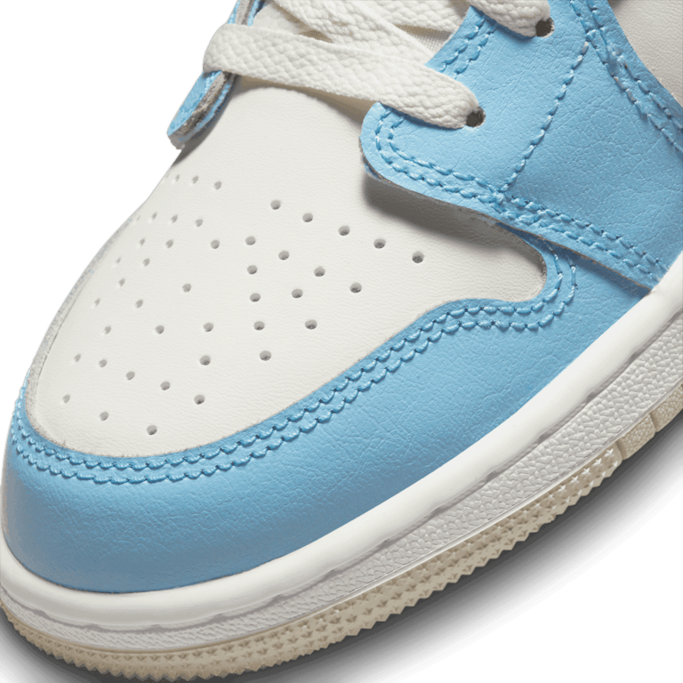 Air Jordan 1 Low
"Ice Blue Black"