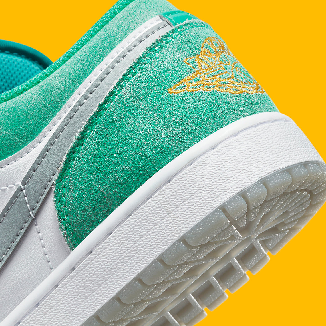 Air Jordan 1 Low SE
"New Emerald"