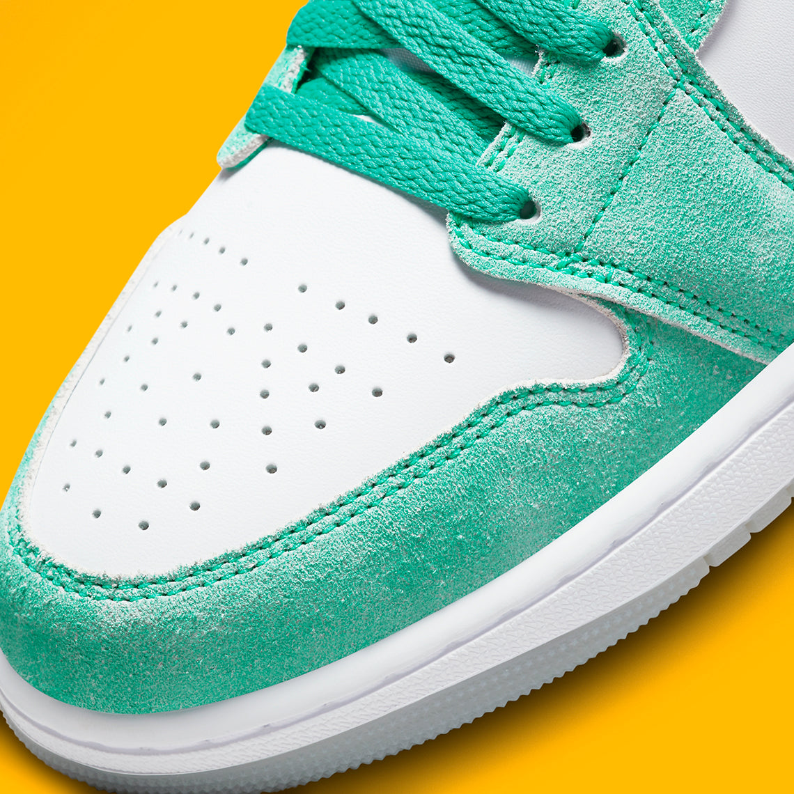 Air Jordan 1 Low SE
"New Emerald"