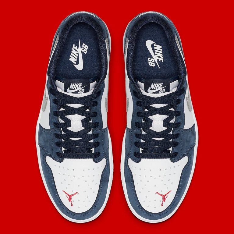 Air Jordan 1 Low SB
"Midnight Navy"