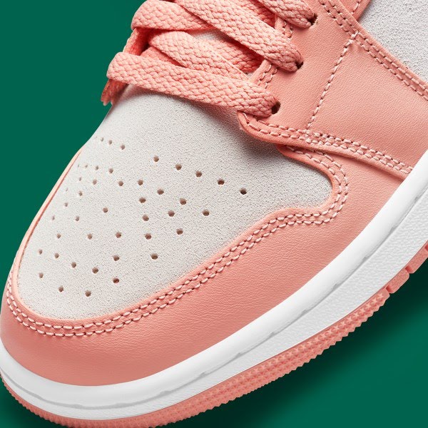 Air Jordan 1 Low
"Light Madder Root" (Women's)