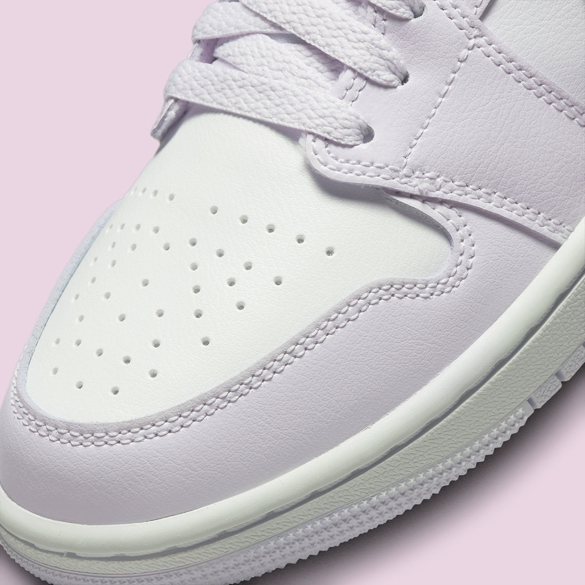 Air Jordan 1 Low
"Barely Grape" (Women's)