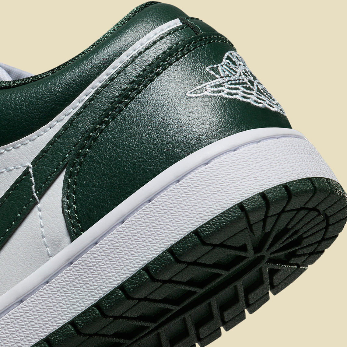 Air Jordan 1 Low
"Galactic Jade"