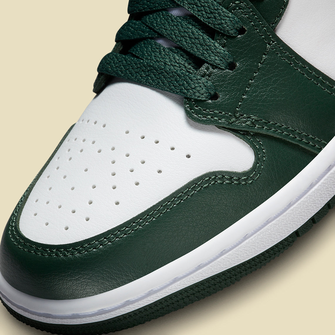 Air Jordan 1 Low
"Galactic Jade"