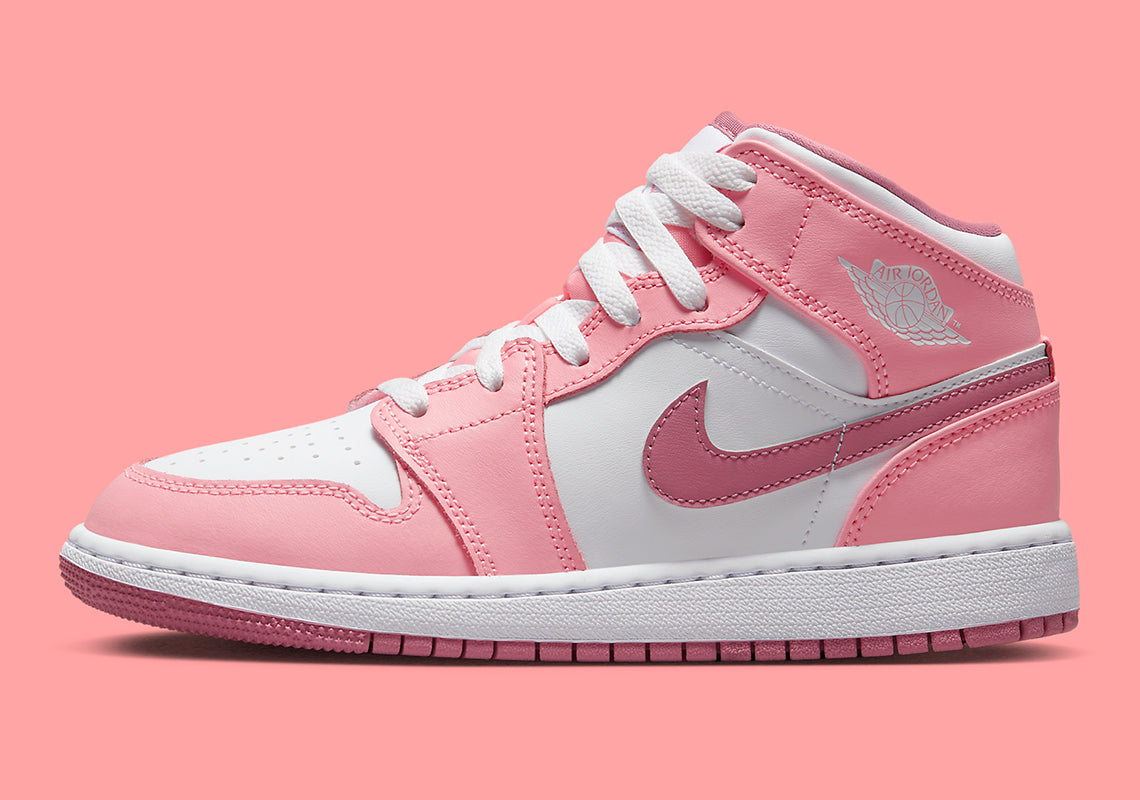 Air Jordan 1 Mid
"Valentine's Day"sapatos